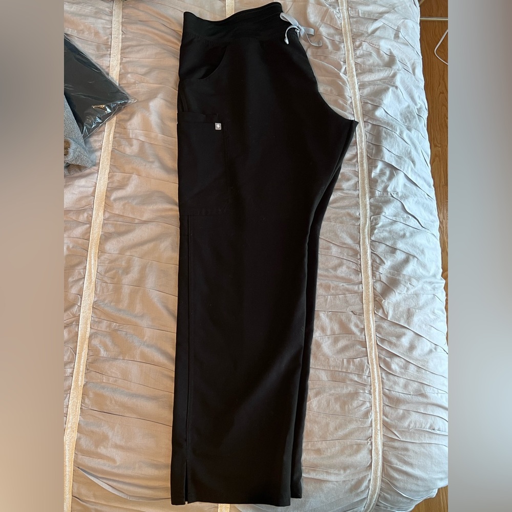 FIGS technical collection Kade Cargo XXL black EUC